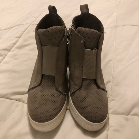 Sneaker Look Wedges - Picture 2 of 2